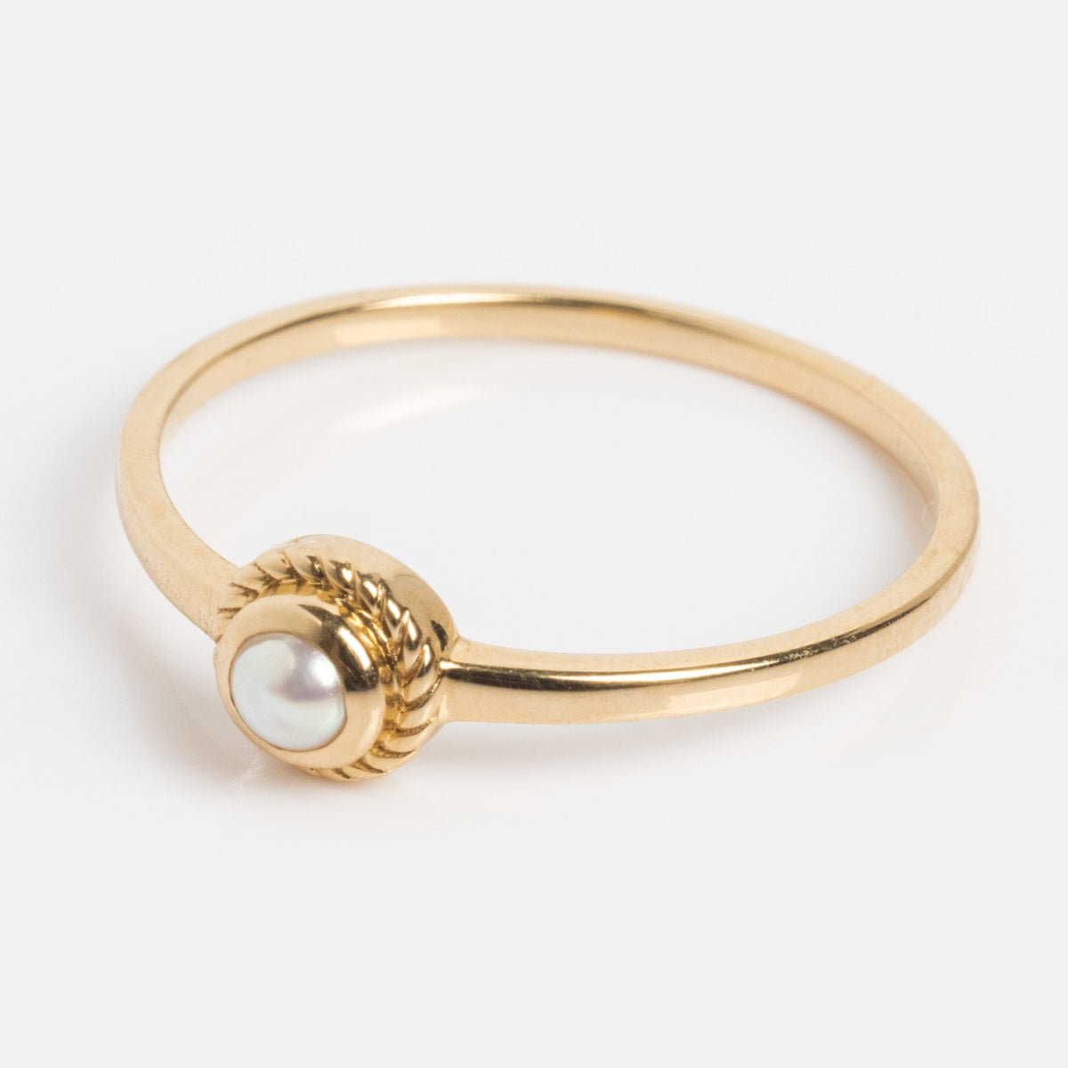 Solid Gold Soft Glow Pearl Ring
