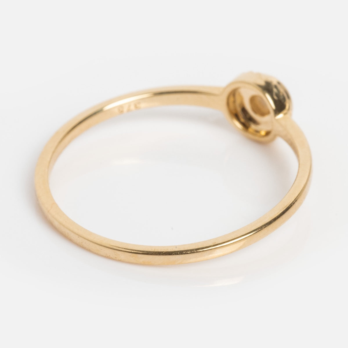 Solid Gold Soft Glow Pearl Ring