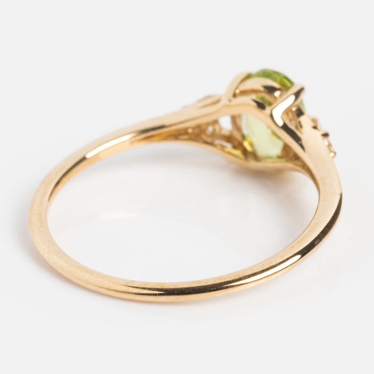 Back of statement peridot ring