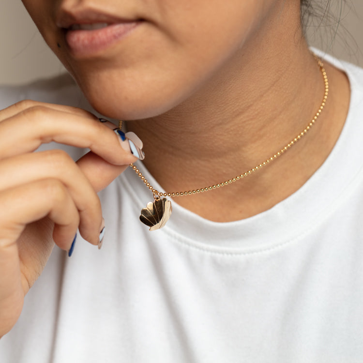 Dome Shell Necklace