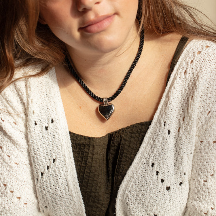 Cora Black Necklace