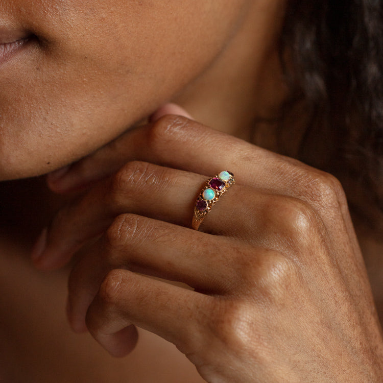 Vintage 15k Victorian Ornate Garnet and Opal Ring Size 8.5