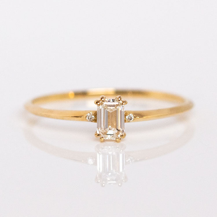 Gold ring with emerald cut diamond Clearance