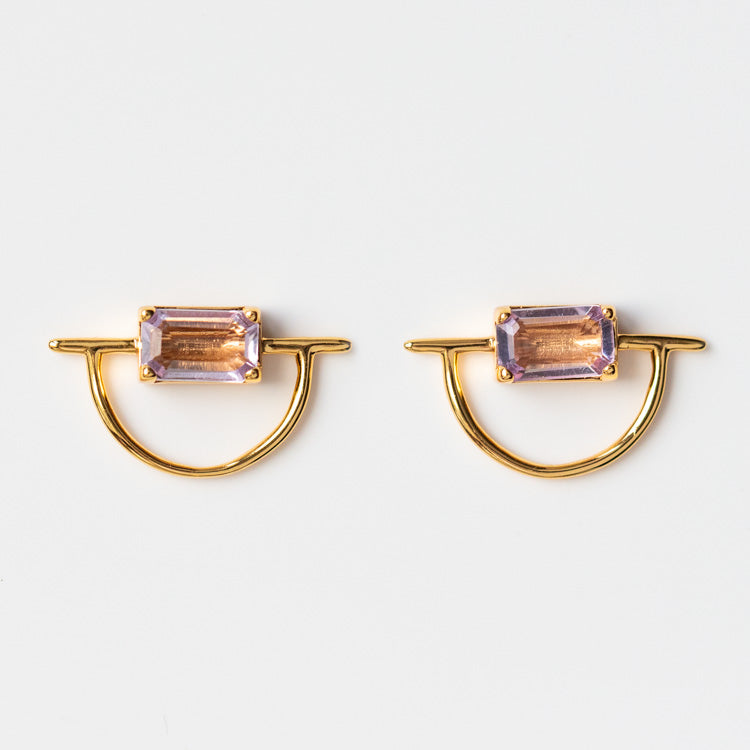 Horizon Earrings in Pink Amethyst yellow gold modern jewelry hailey gerrits