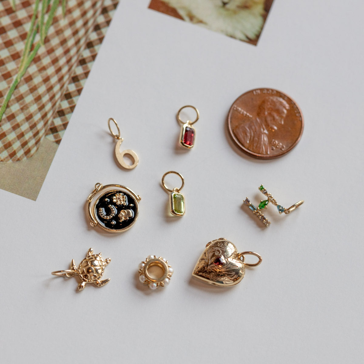 Solid Gold Anniversaire Charm