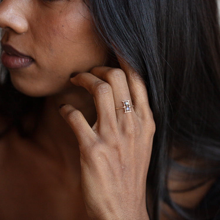 Amulet Hourglass Ring