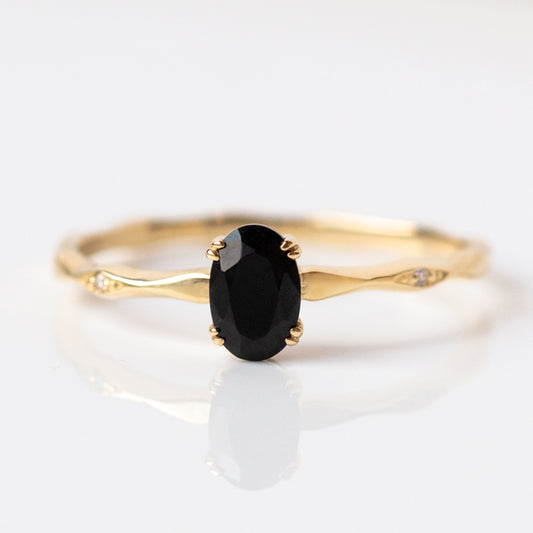 Solid Gold 14k Black Agate and Diamond Ring Sample Size 7