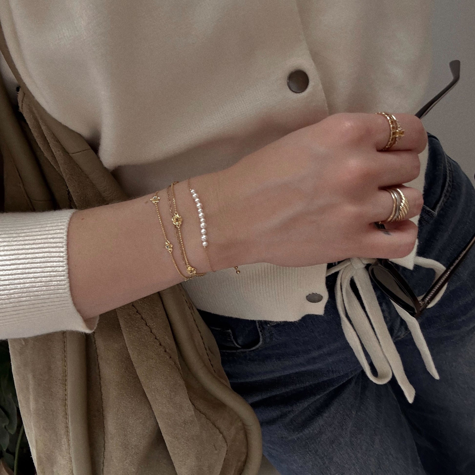 DESIGN - Bracelet jonc chunky à détails fleur DESIGN - Bracelet jonc chunky à détails fleur