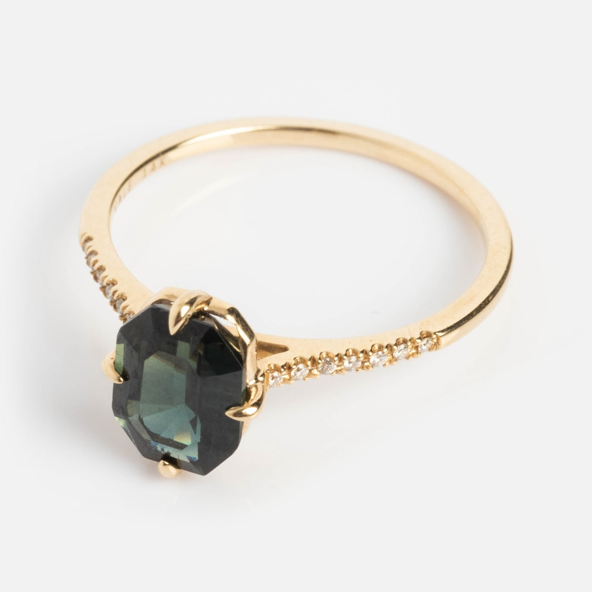Fira Ring with Sapphire