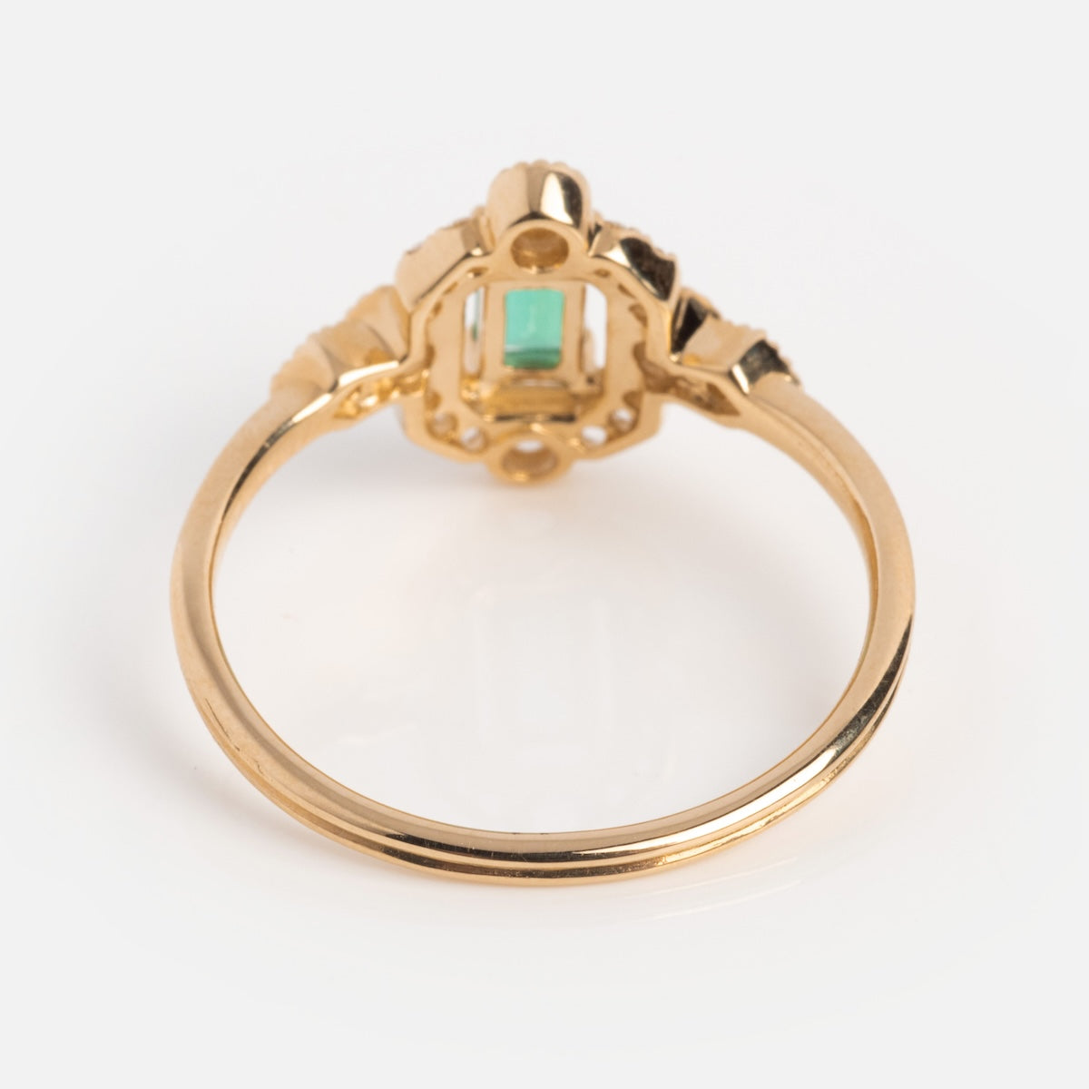 14k Vintage Inspired Emerald Shield Ring