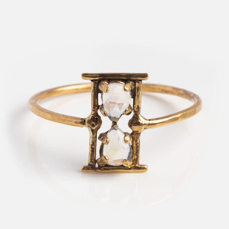 Amulet Hourglass Ring