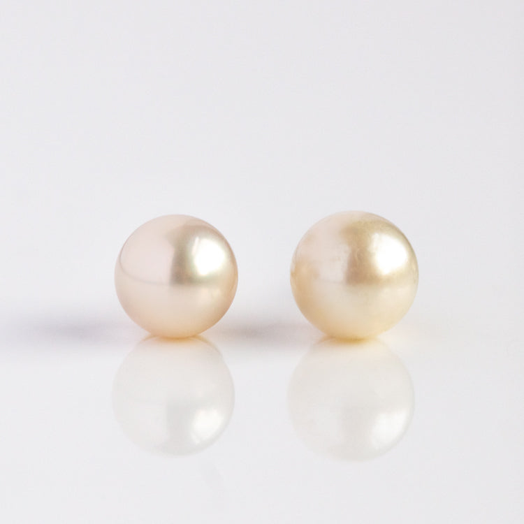 Solid Gold Essential Pearl Studs