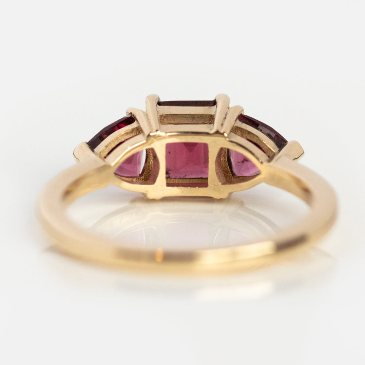 Antonia Garnet Ring