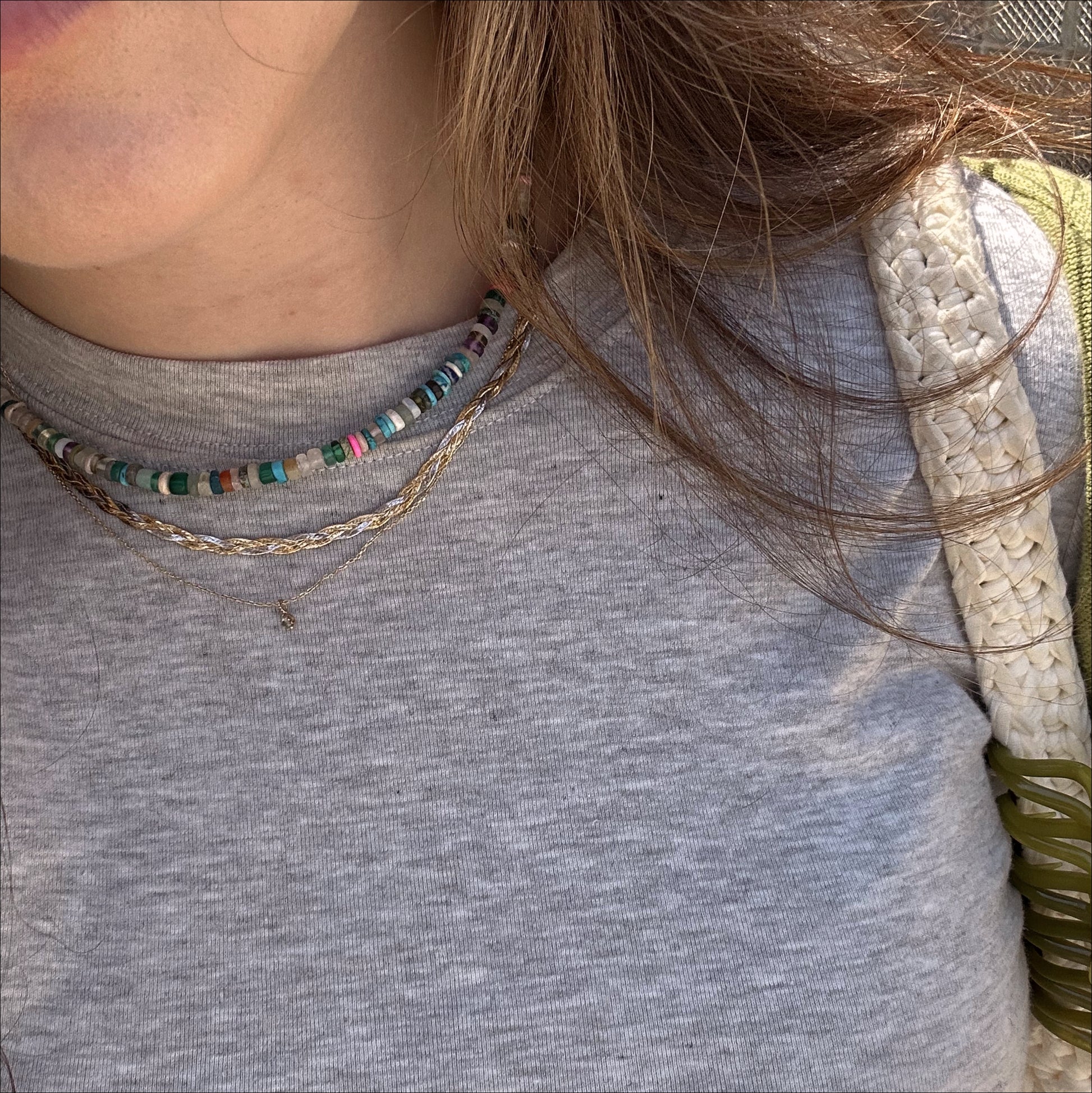 V-Necklace - Vida  Minimalist necklace gold, Neck pieces jewelry, Jewelry  necklace simple